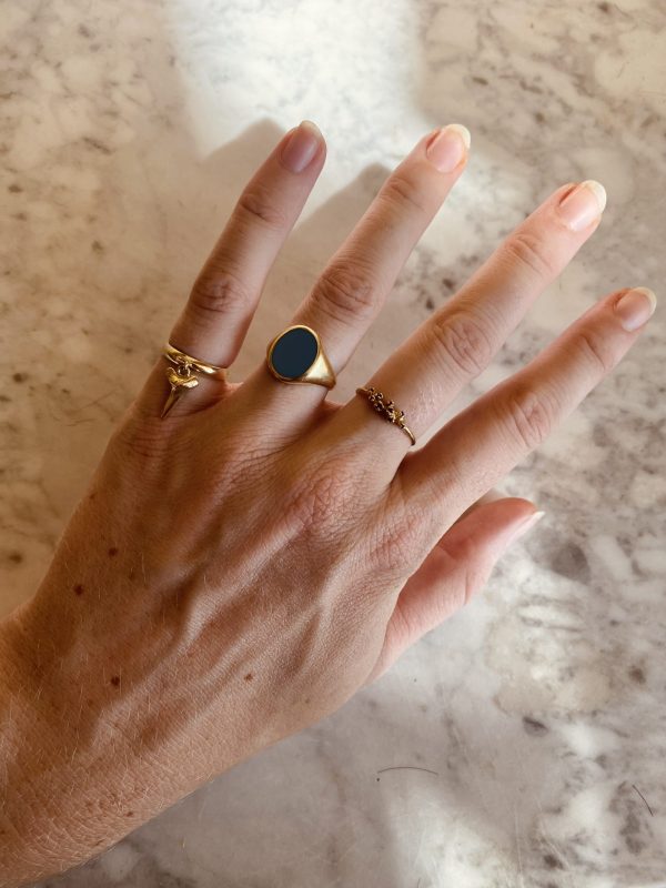 Dangling Shark Tooth Charm Ring - Afbeelding 2