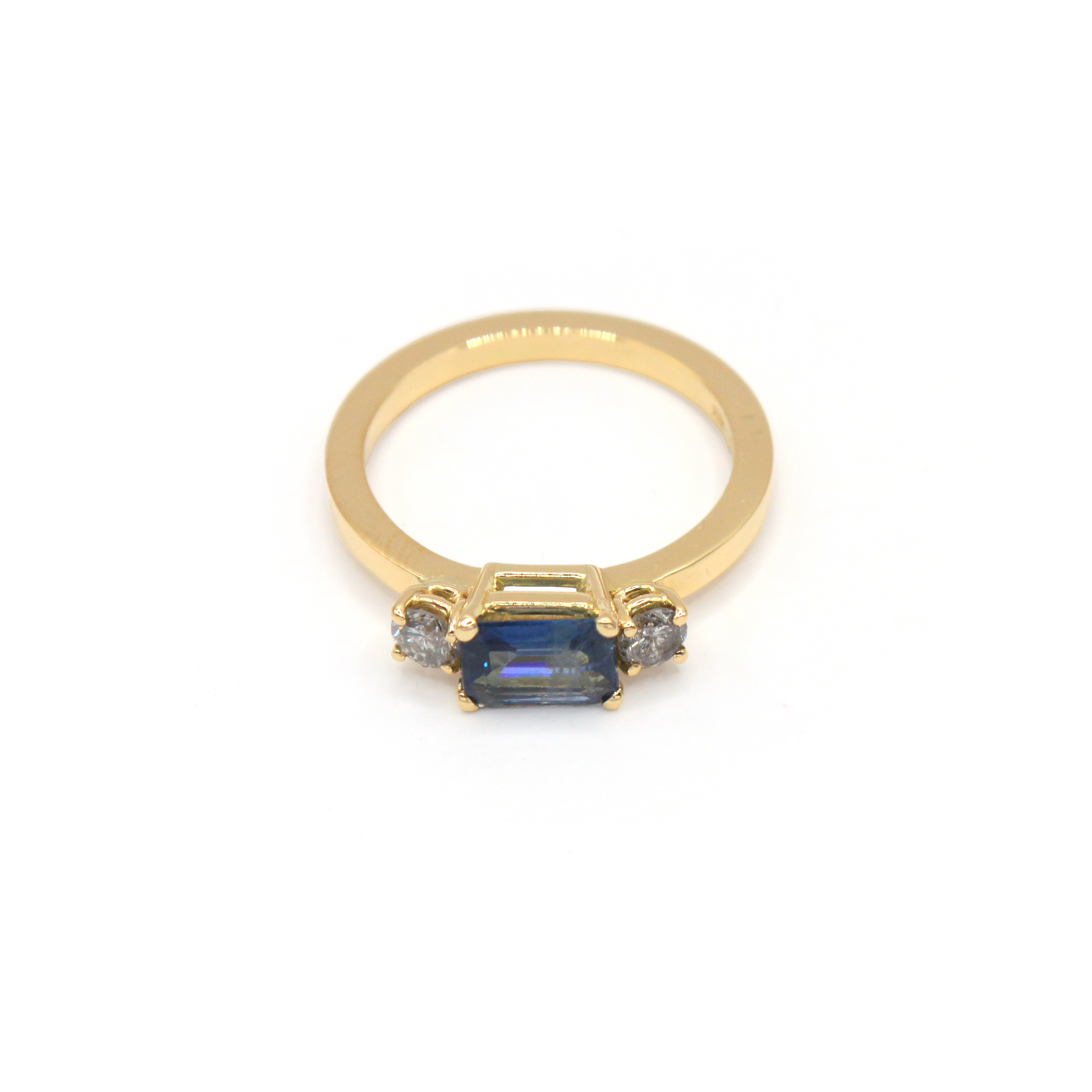 Trilogy Sapphire Ring with Salt & Pepper Diamonds - Afbeelding 9